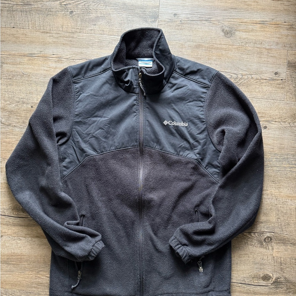 Columbia Black Performance Jacket with Full-Zip and Stand-Up Collar